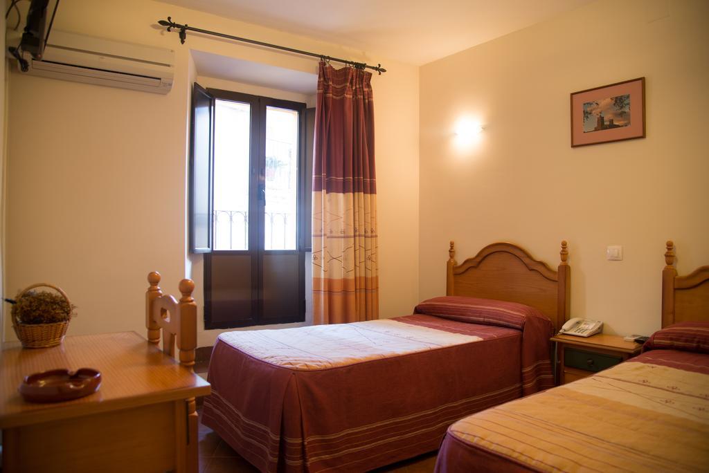 Hostal Hueso Trujillo Eksteriør bilde