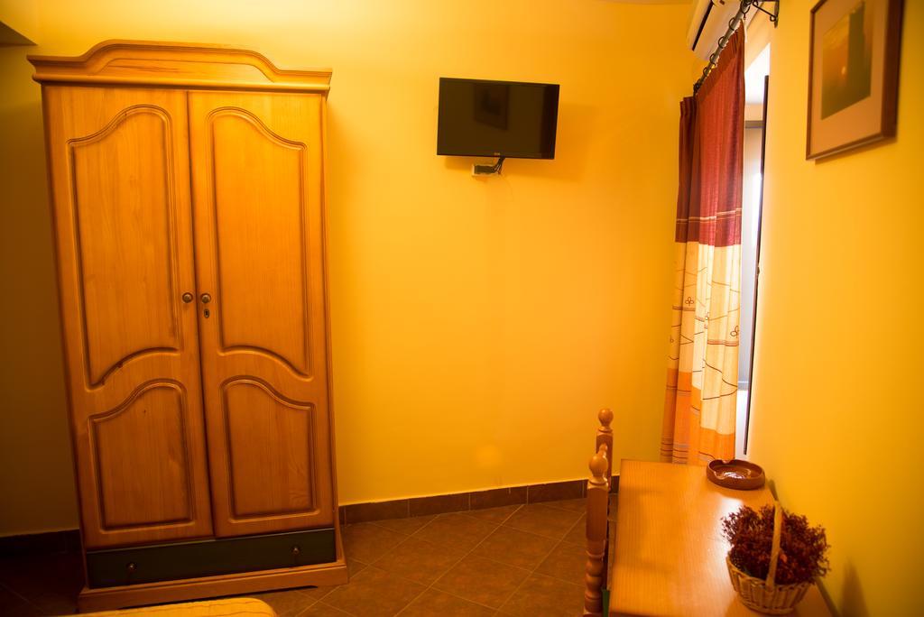 Hostal Hueso Trujillo Eksteriør bilde
