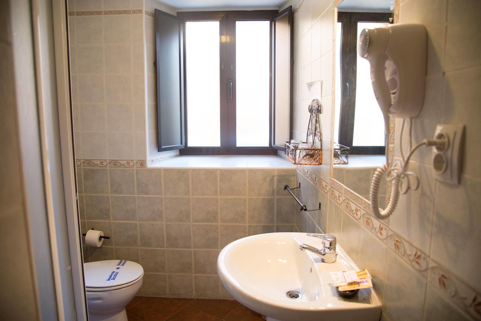 Hostal Hueso Trujillo Eksteriør bilde