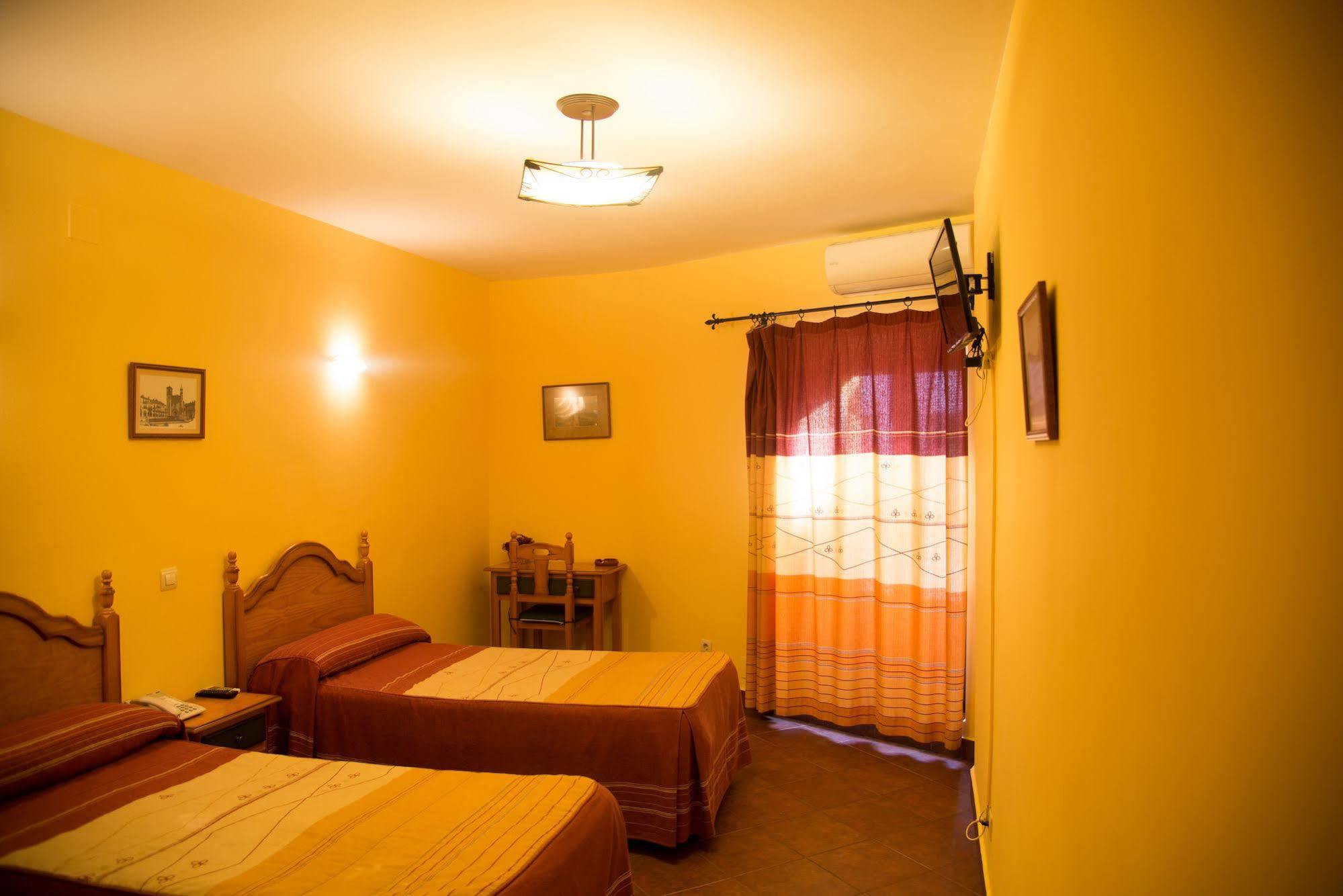 Hostal Hueso Trujillo Eksteriør bilde